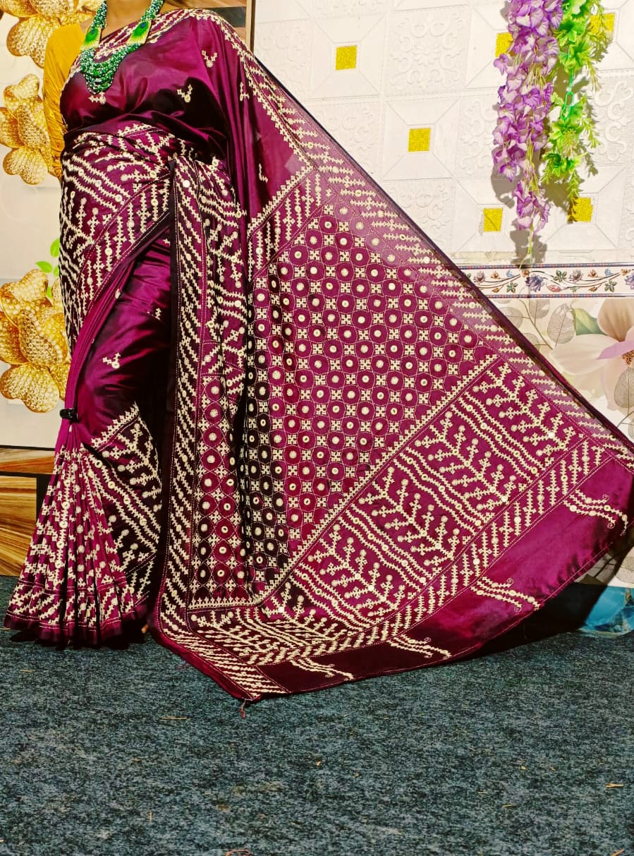 Gujrati Stitched Saree With Beautiful Mirror Work And Blouse Piece
