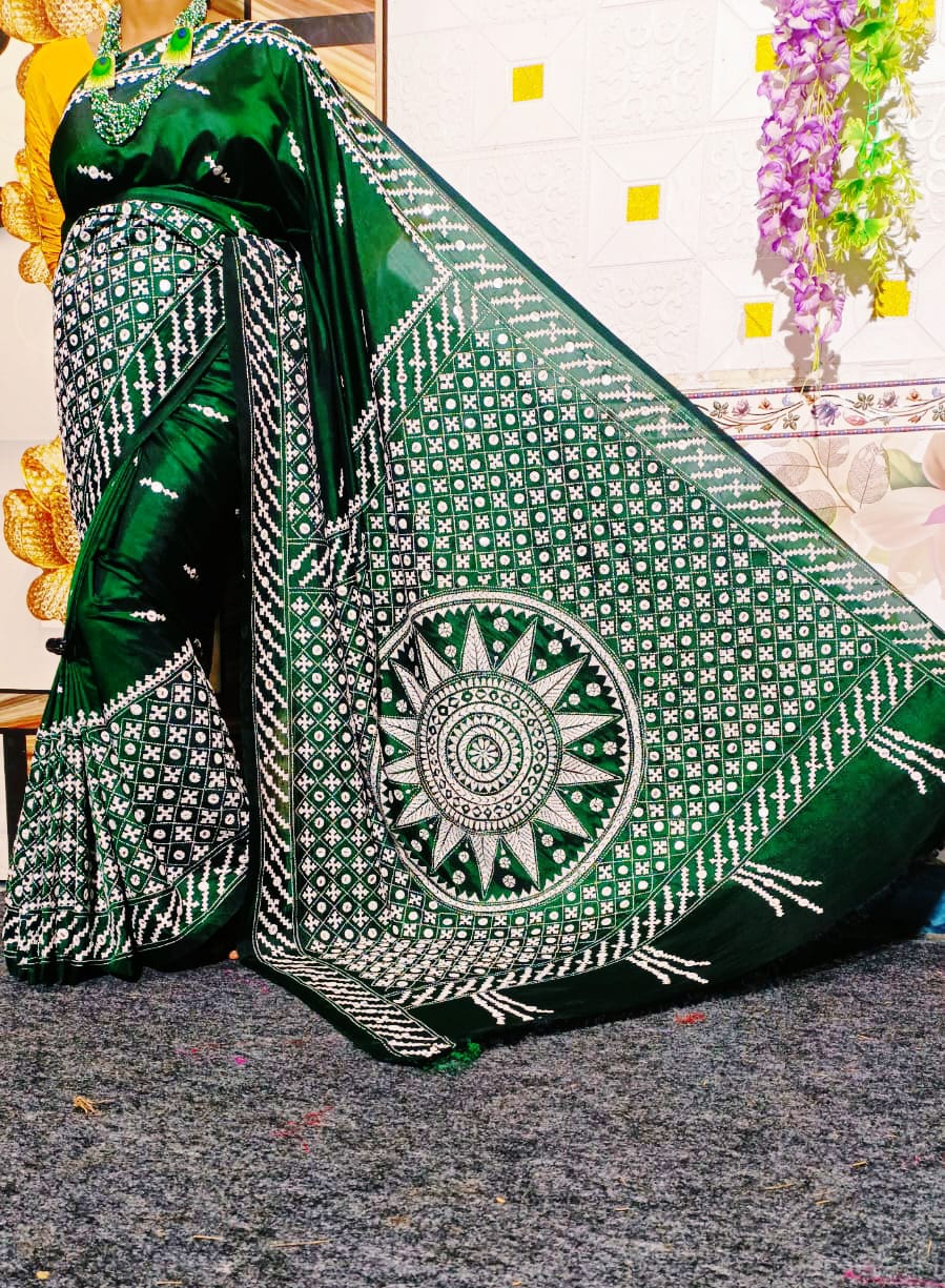 Gujrati Stitched Saree With Beautiful Mirror Work And Blouse Piece