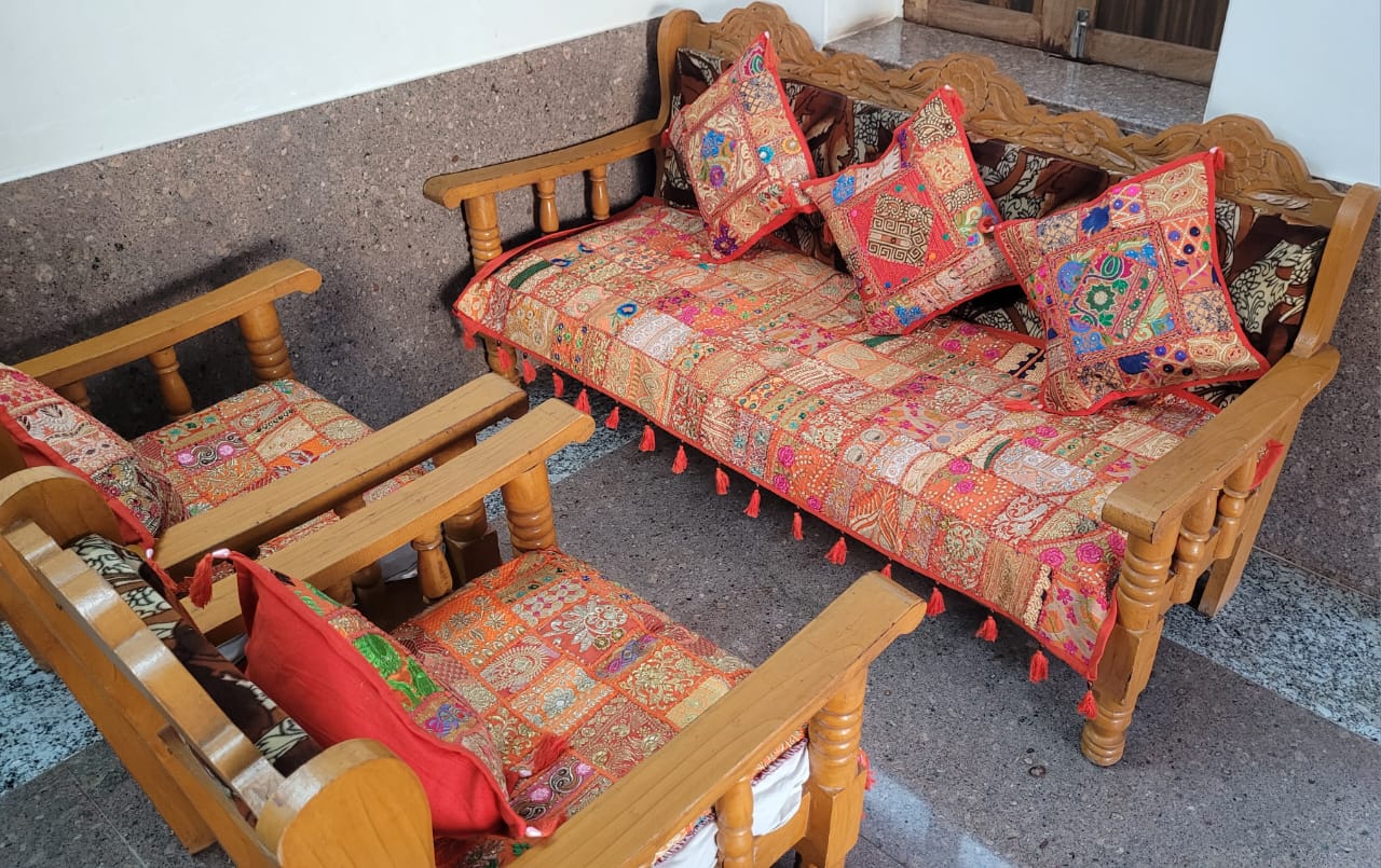 Exclusive handmade vintage style banjara work 3 seater sofa throw with 3cushioncovers