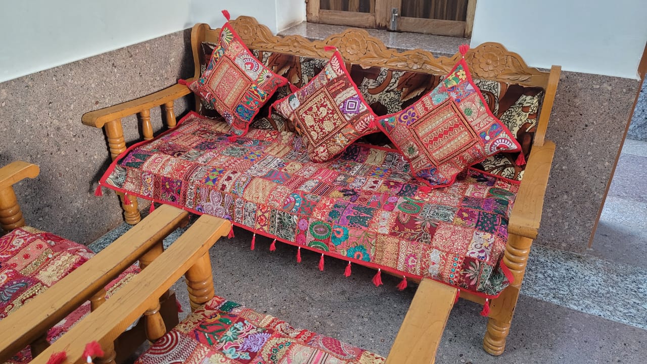 Exclusive handmade vintage style banjara work 3 seater sofa throw with 3cushioncovers